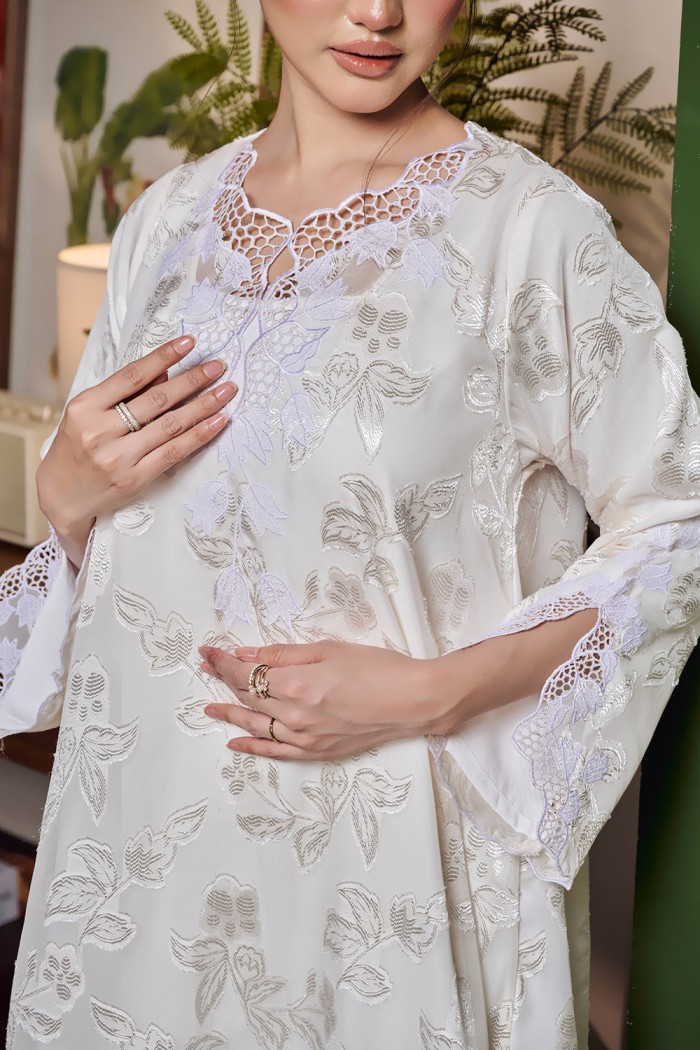 MARIANI KURUNG IN OFF WHITE