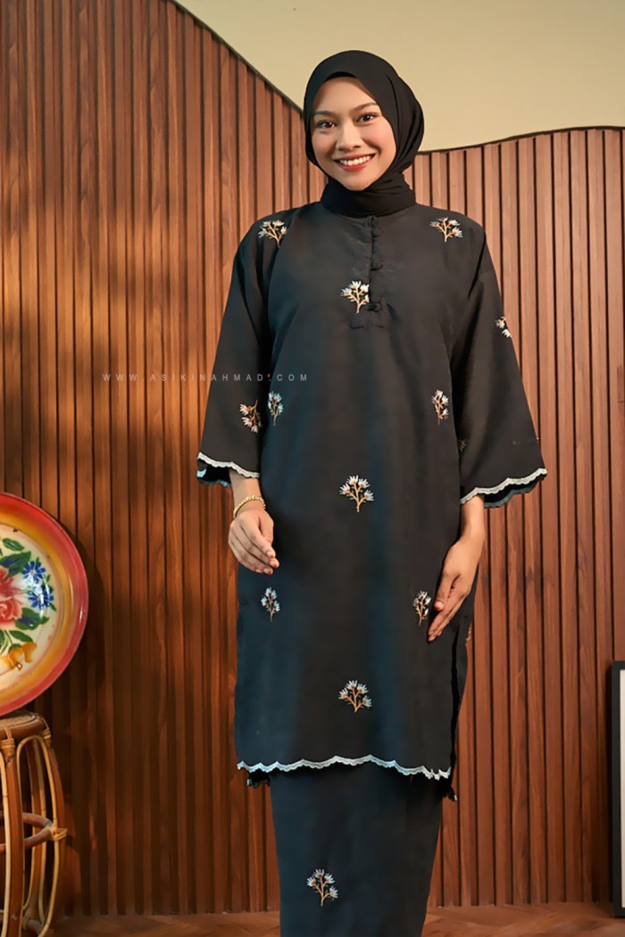 MARIA KURUNG SULAM in BLACK