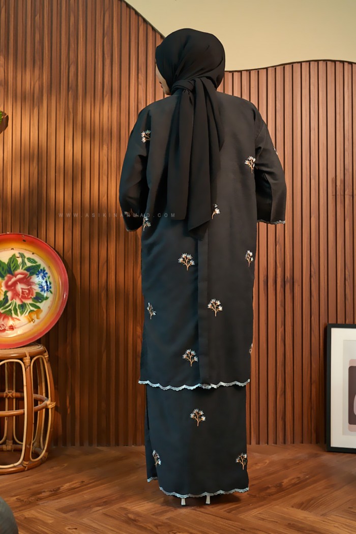 MARIA KURUNG SULAM in BLACK