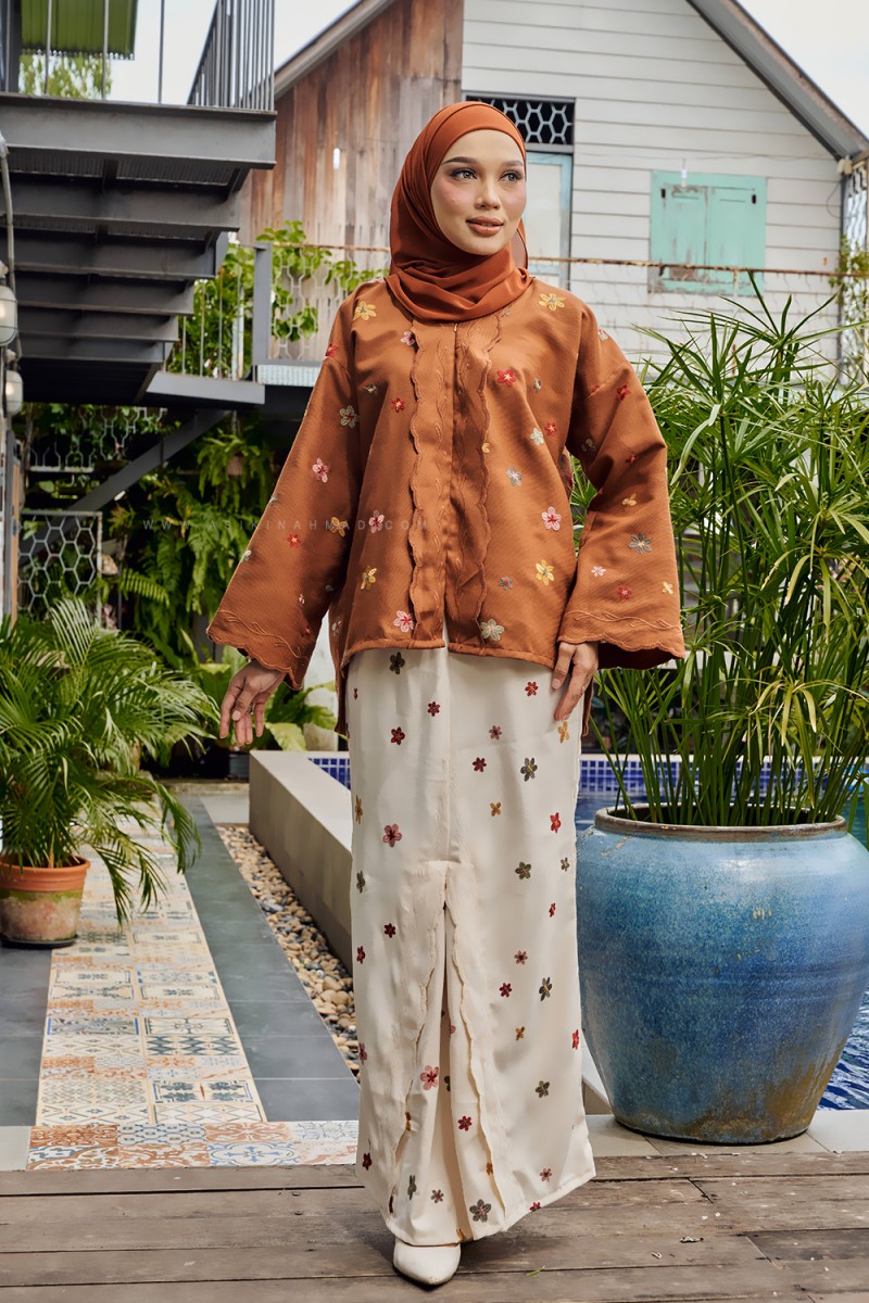 MEKAR MANIS KEBAYA (MMK-D2) in CARAMEL BROWN