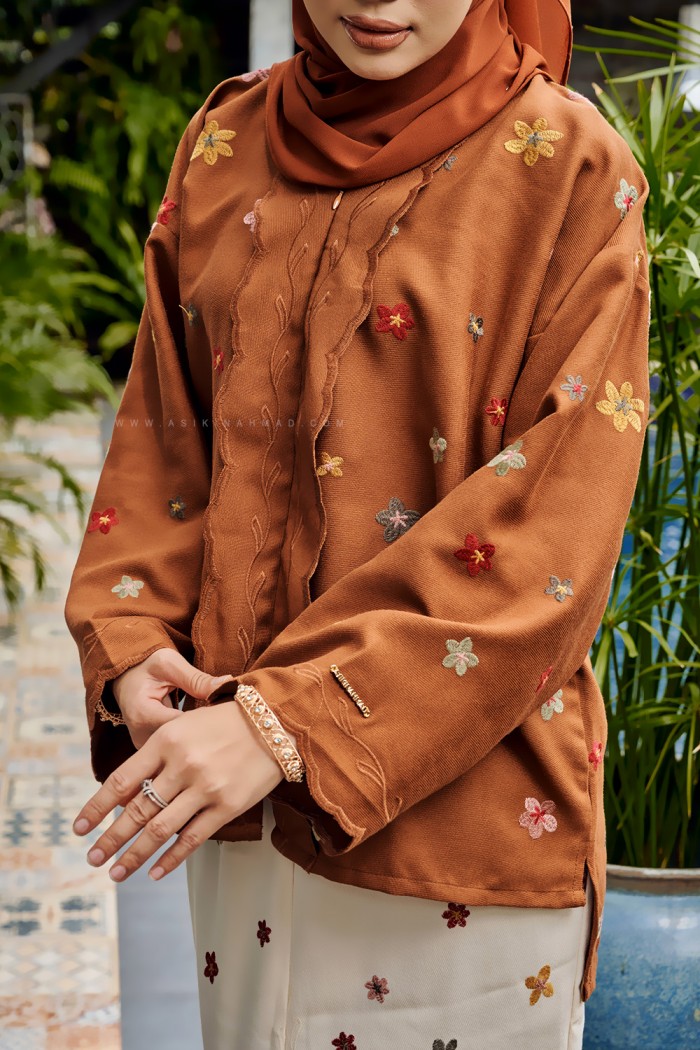 MEKAR MANIS KEBAYA (MMK-D2) in CARAMEL BROWN