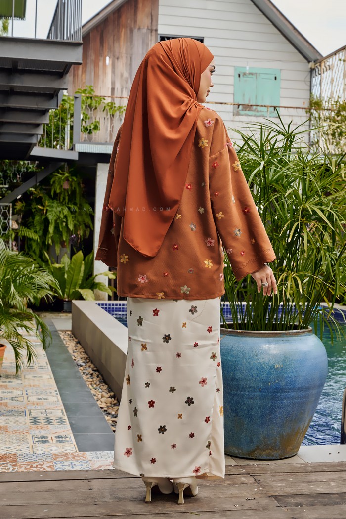 MEKAR MANIS KEBAYA (MMK-D2) in CARAMEL BROWN
