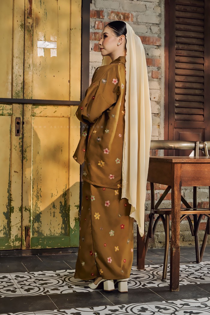 MEKAR MANIS KEBAYA (MMK-D2) in OLIVE