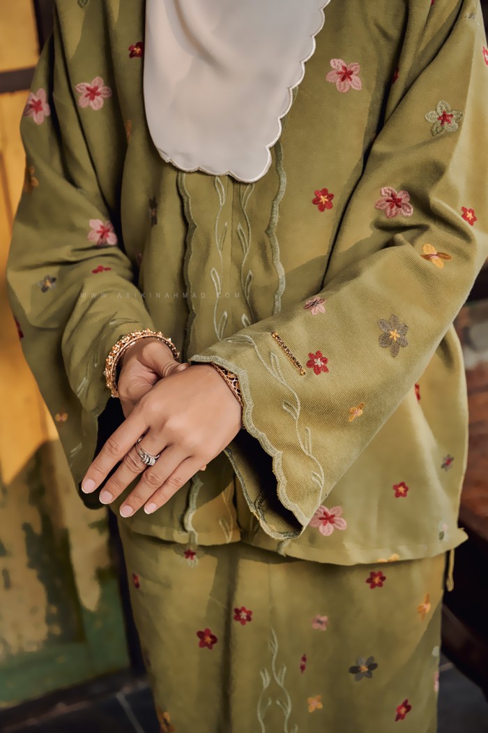 MEKAR MANIS KEBAYA (MMK-D2) in PEAR GREEN