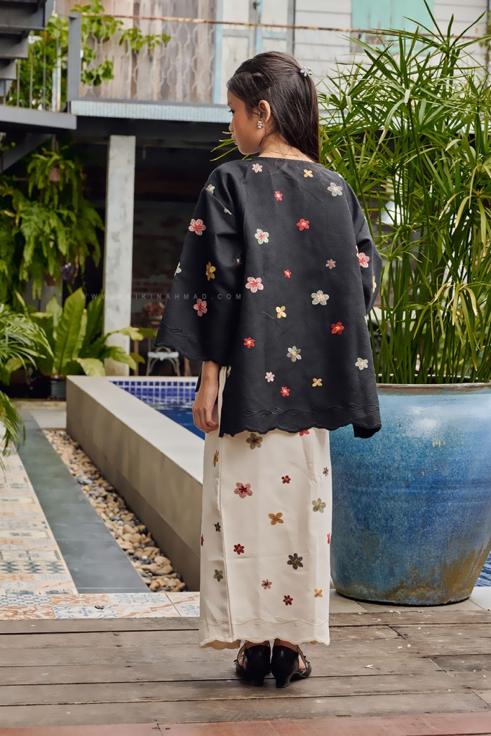 MEKAR SURI KIDS (MSSK-D2) in BLACK WHITE