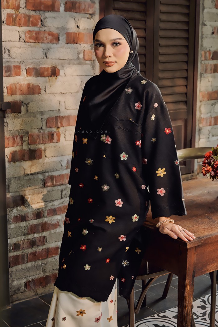 MEKAR SURI KURUNG (MSK-D2) in BLACK WHITE