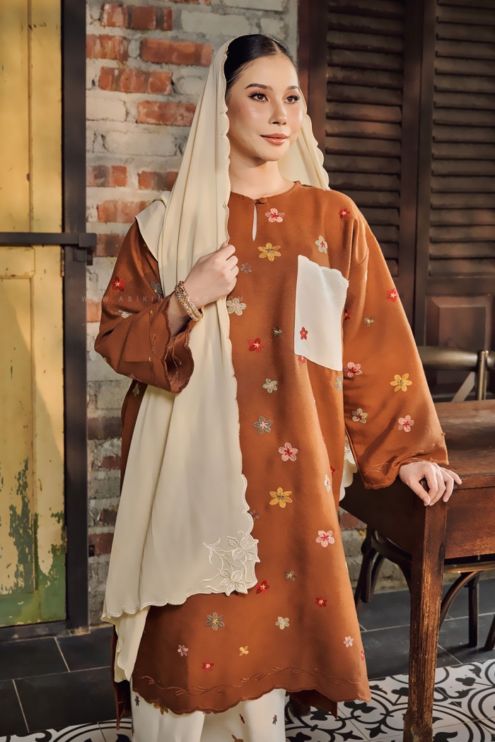 MEKAR SURI KURUNG (MSK-D2) in CARAMEL BROWN