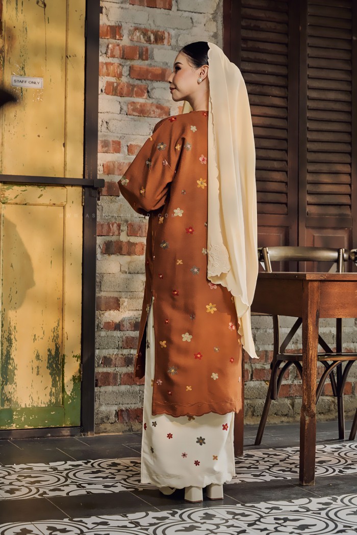 MEKAR SURI KURUNG (MSK-D2) in CARAMEL BROWN