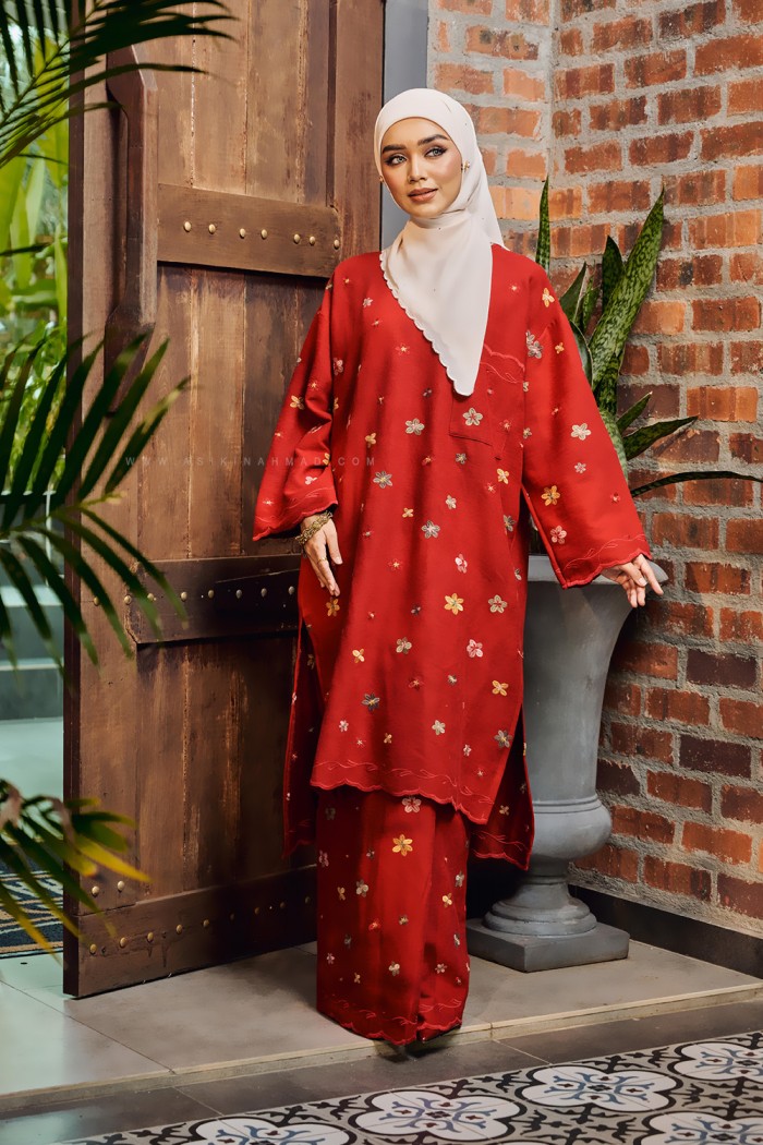 MEKAR SURI KURUNG (MSK-D2) in HOT RED