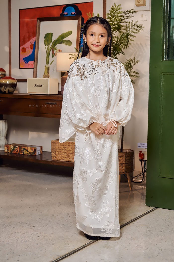 NING AYU KURUNG KIDS IN OFF WHITE