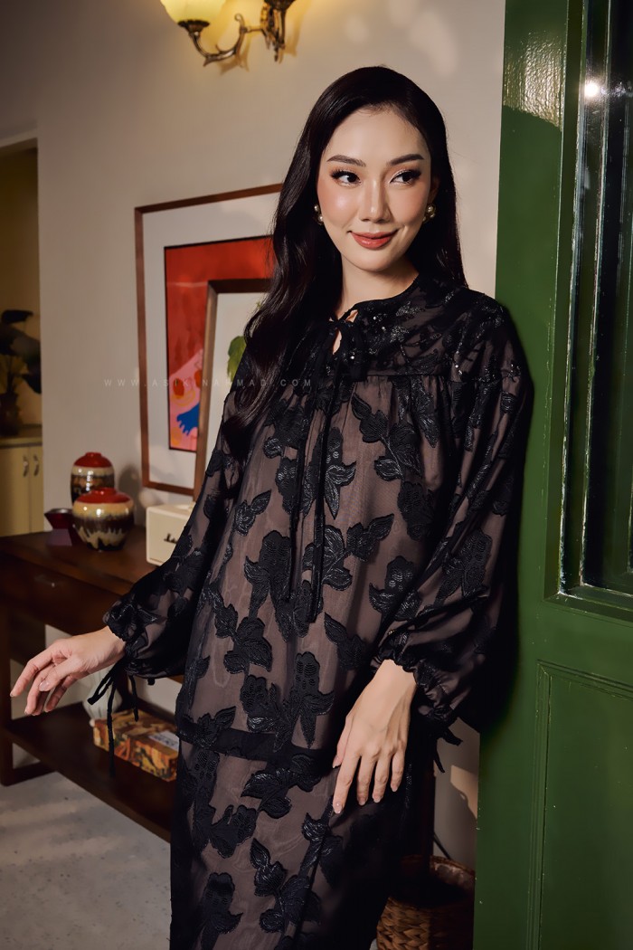 NING AYU KURUNG IN BLACK