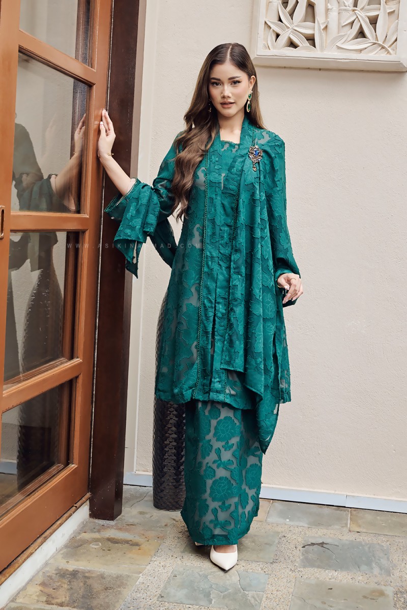 NOORMA KEBARUNG IN EMERALD