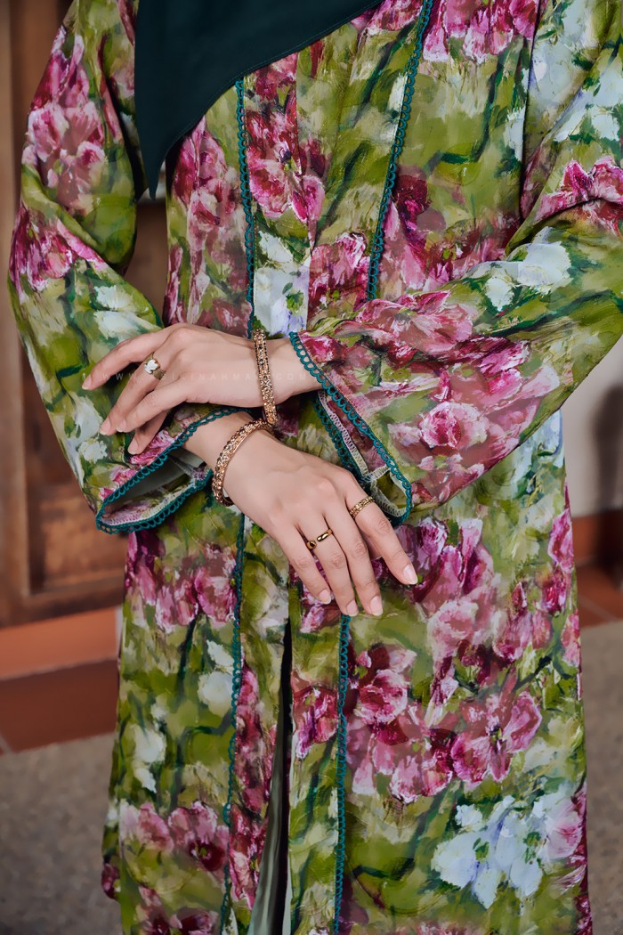 NOORMA PRINTED KEBARUNG IN MATCHA STRAWBERRY (BATCH 2)