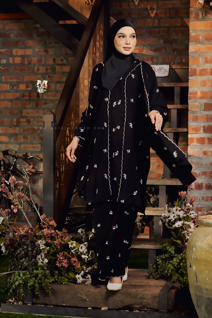 SARIMAH KURUNG SULAM in BLACK PURPLE