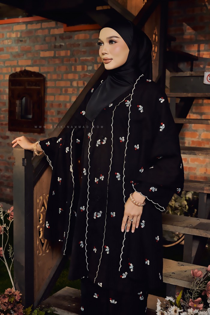 SARIMAH KURUNG SULAM in BLACK PURPLE