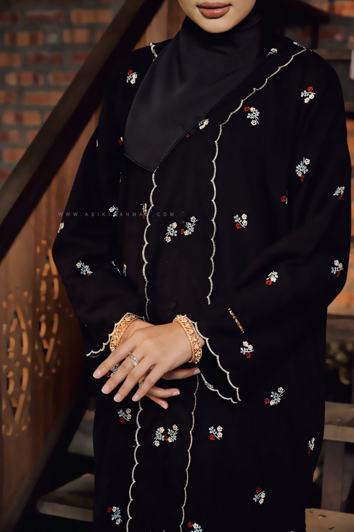 SARIMAH KURUNG SULAM in BLACK PURPLE