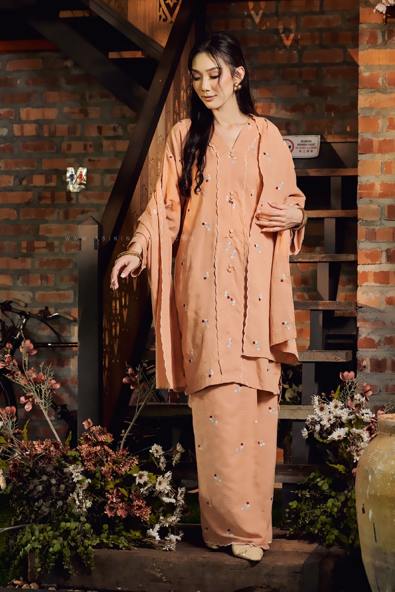 SARIMAH KURUNG SULAM in PEACH