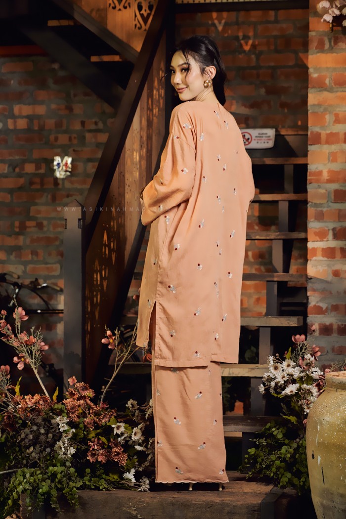 SARIMAH KURUNG SULAM in PEACH