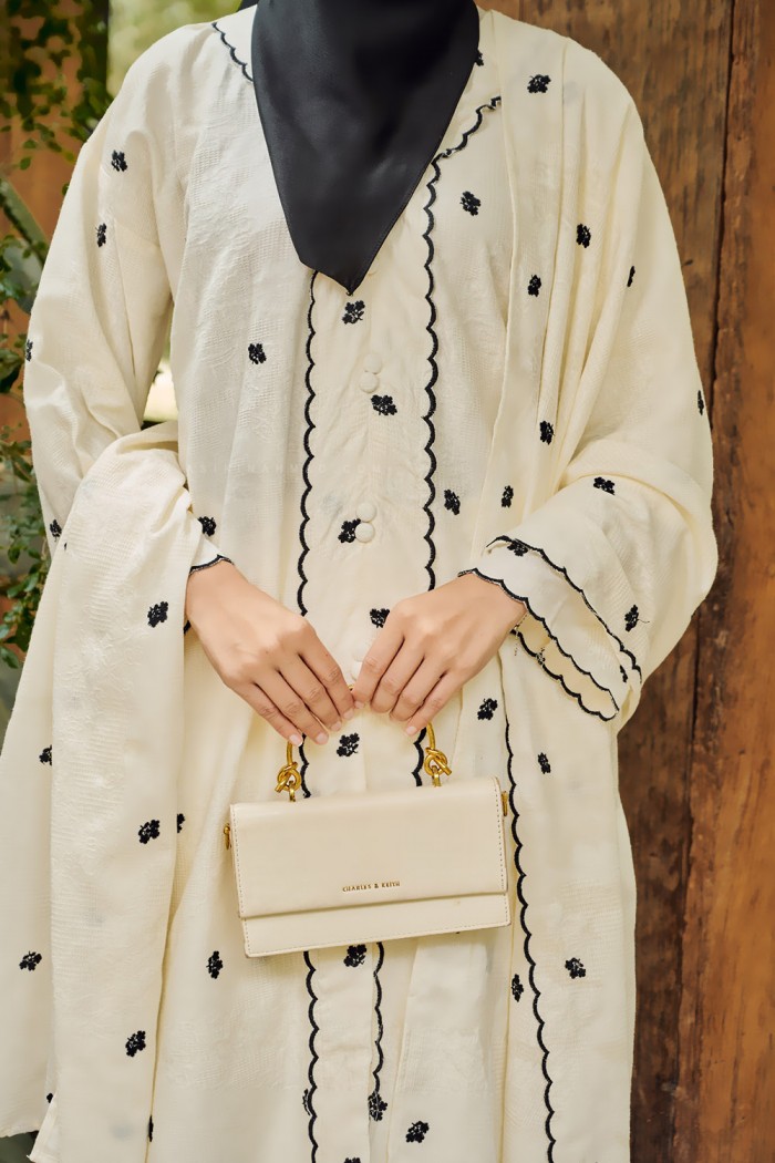 SARIMAH KURUNG SULAM in WHITE BLACK