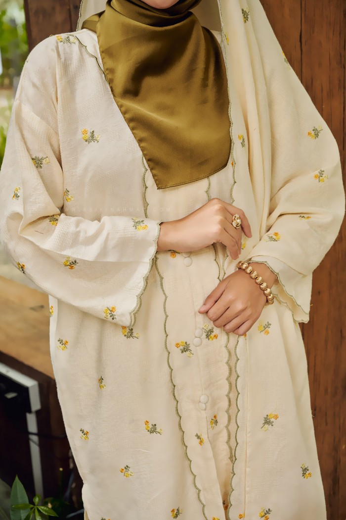 SARIMAH KURUNG SULAM in WHITE OLIVE