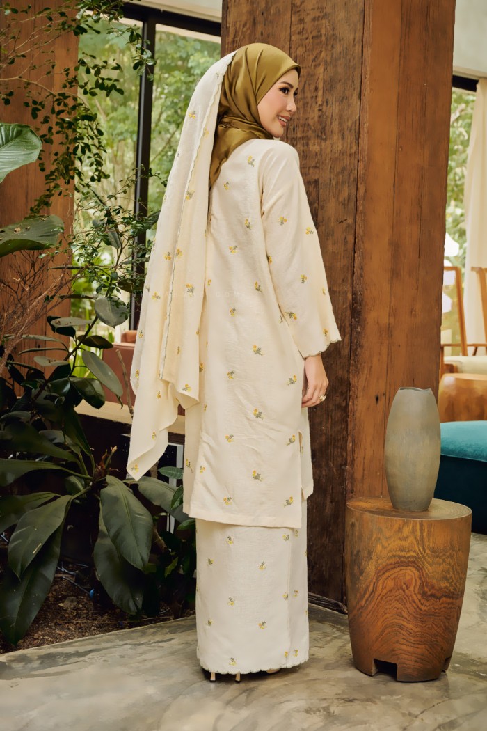 SARIMAH KURUNG SULAM in WHITE OLIVE