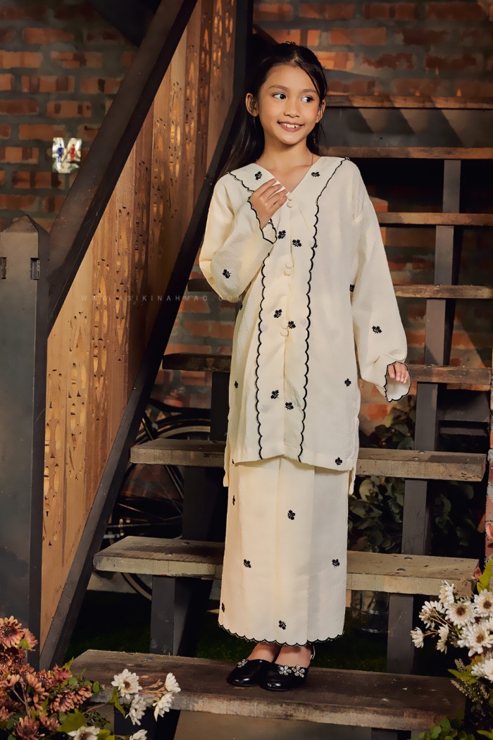 SARIMAH SULAM KURUNG KIDS in WHITE BLACK