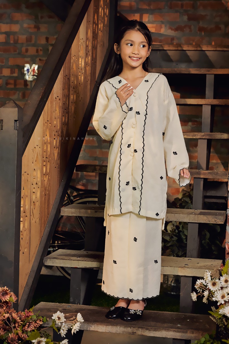 SARIMAH SULAM KURUNG KIDS in WHITE BLACK