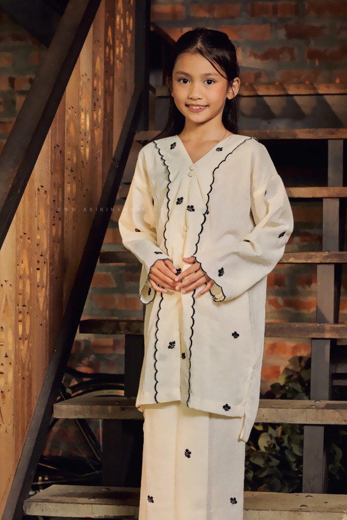 SARIMAH SULAM KURUNG KIDS in WHITE BLACK