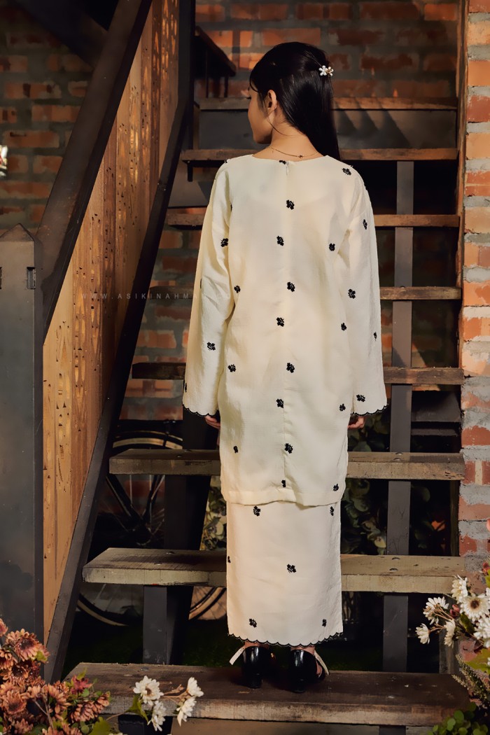SARIMAH SULAM KURUNG KIDS in WHITE BLACK