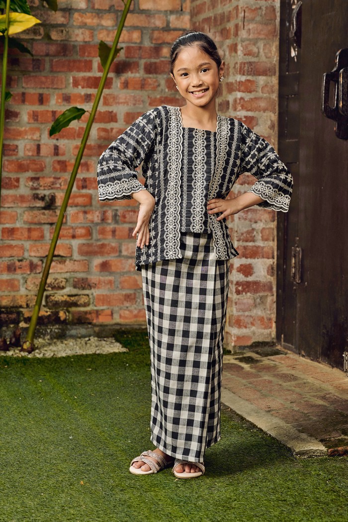 SARI KESUMA KIDS (SKKE-D3) in BLACK