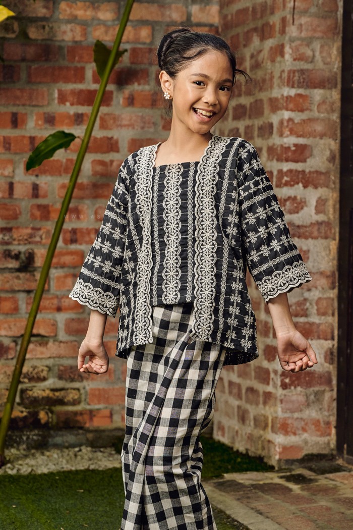 SARI KESUMA KIDS (SKKE-D3) in BLACK