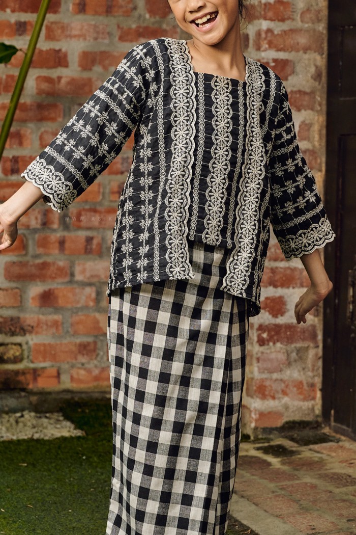SARI KESUMA KIDS (SKKE-D3) in BLACK