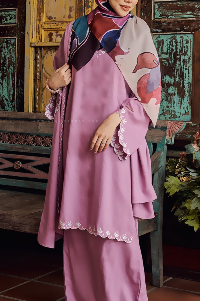 LINEN LAILA SELENDANG IN LIGHT PURPLE