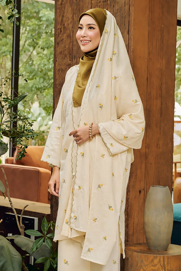 SELENDANG SARIMAH in WHITE OLIVE