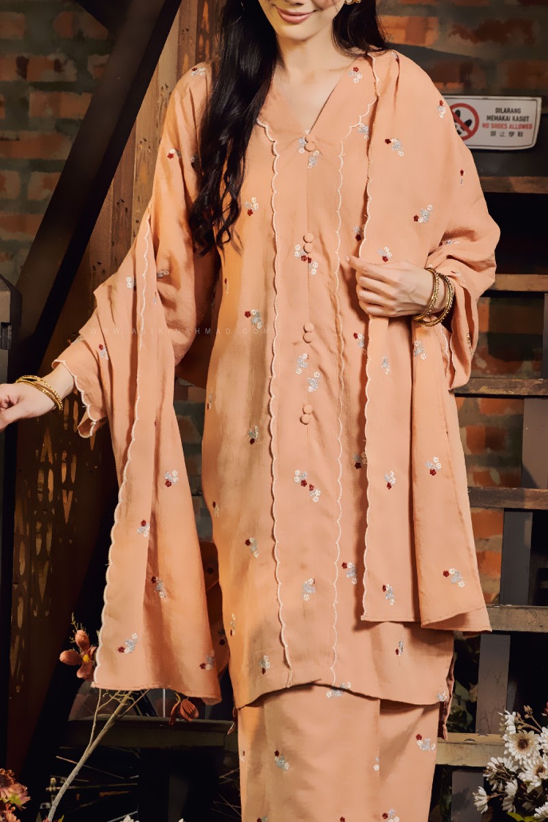 SELENDANG SARIMAH in PEACH