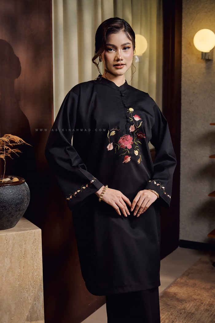 SERI INANG KURUNG IN BLACK