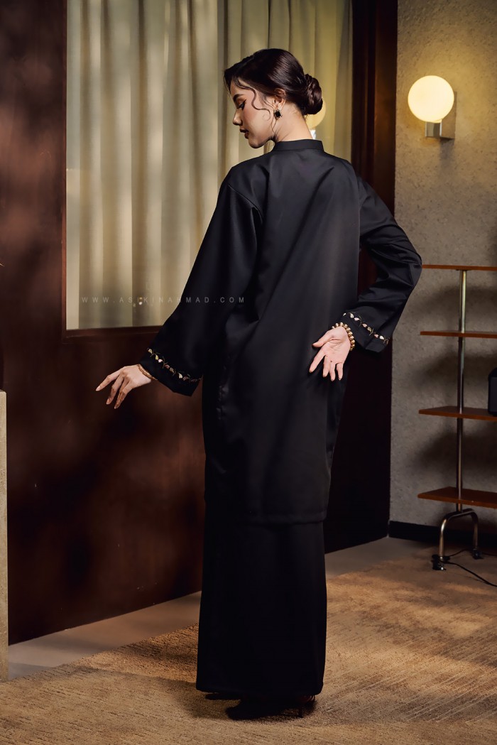 SERI INANG KURUNG IN BLACK