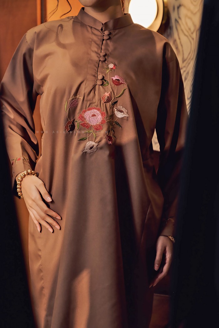 SERI INANG KURUNG IN BROWN