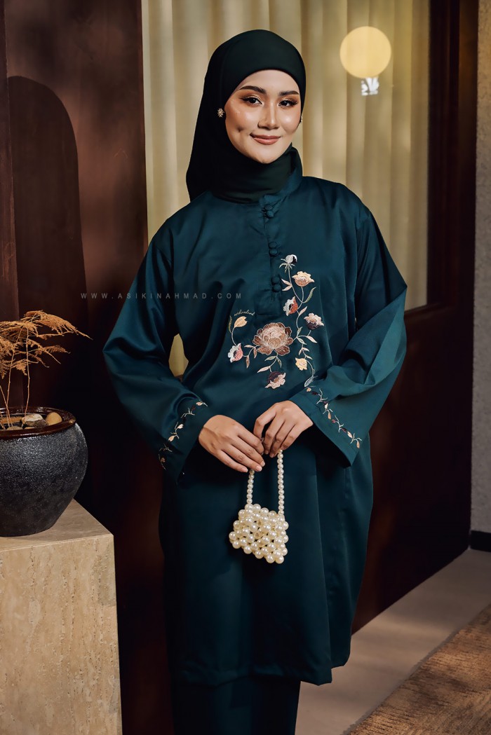 SERI INANG KURUNG IN TEAL GREEN