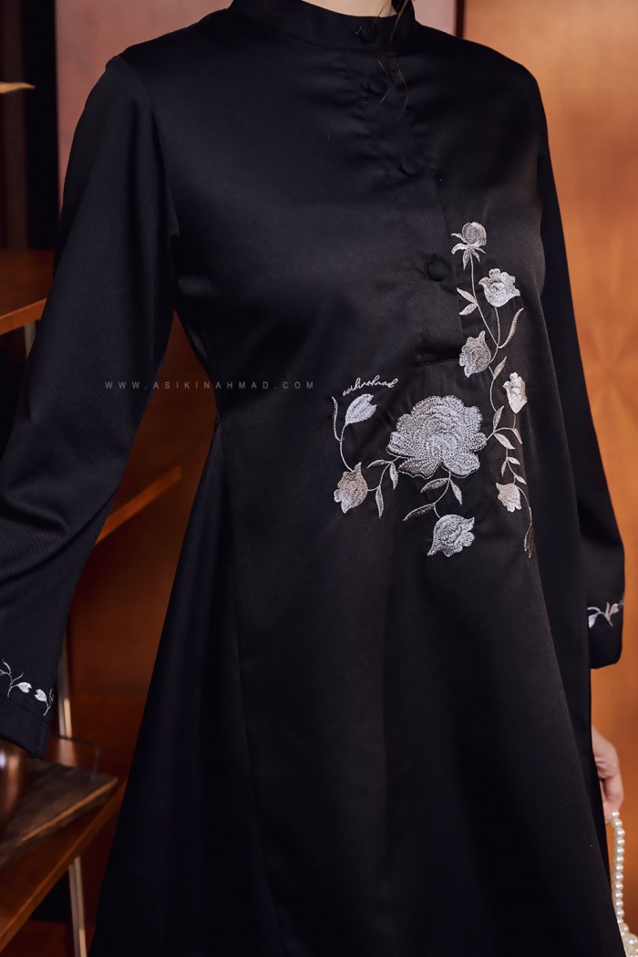 SERI MAYANG KURUNG IN BLACK