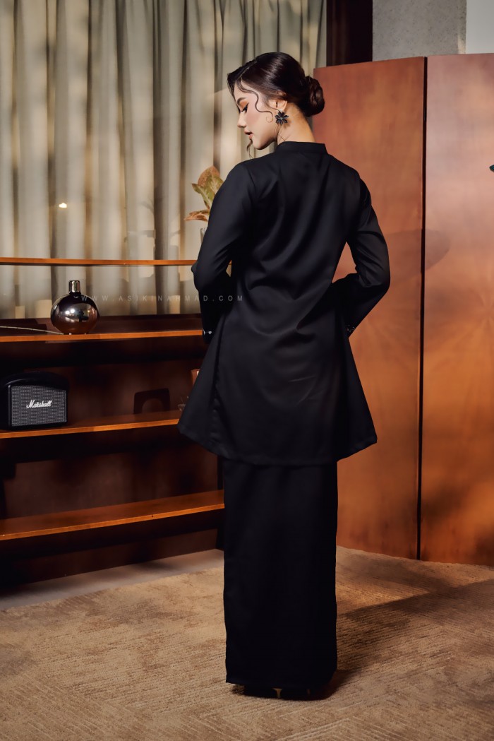 SERI MAYANG KURUNG IN BLACK