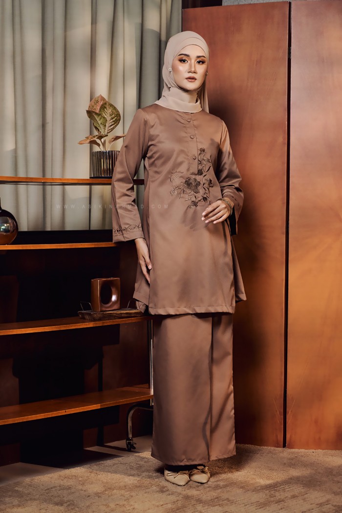 SERI MAYANG KURUNG IN BROWN