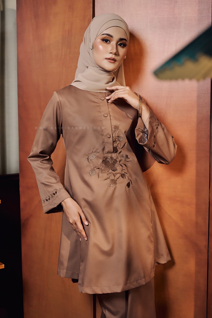 SERI MAYANG KURUNG IN BROWN