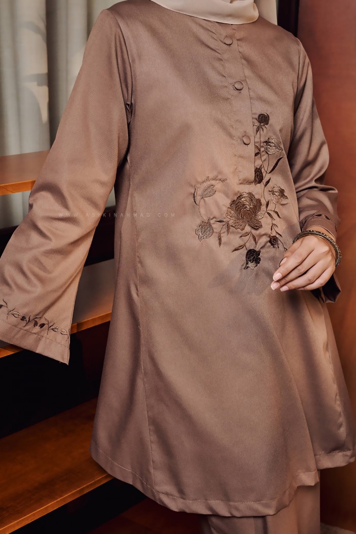 SERI MAYANG KURUNG IN BROWN