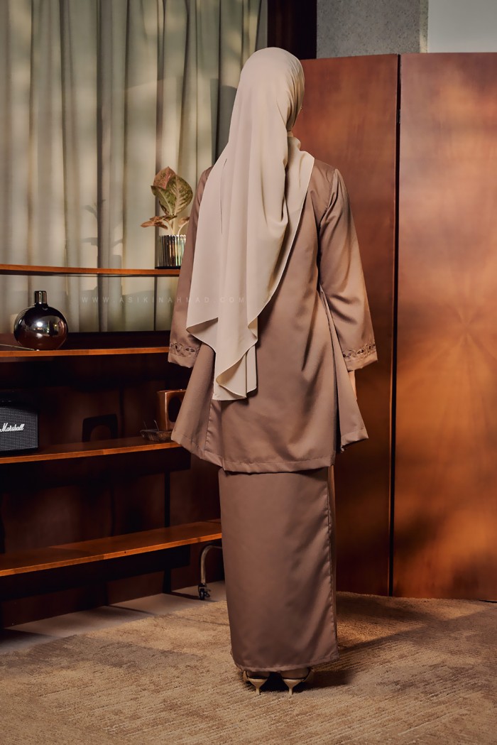 SERI MAYANG KURUNG IN BROWN