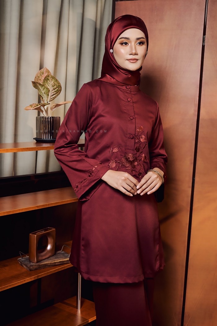 SERI MAYANG KURUNG IN MAROON