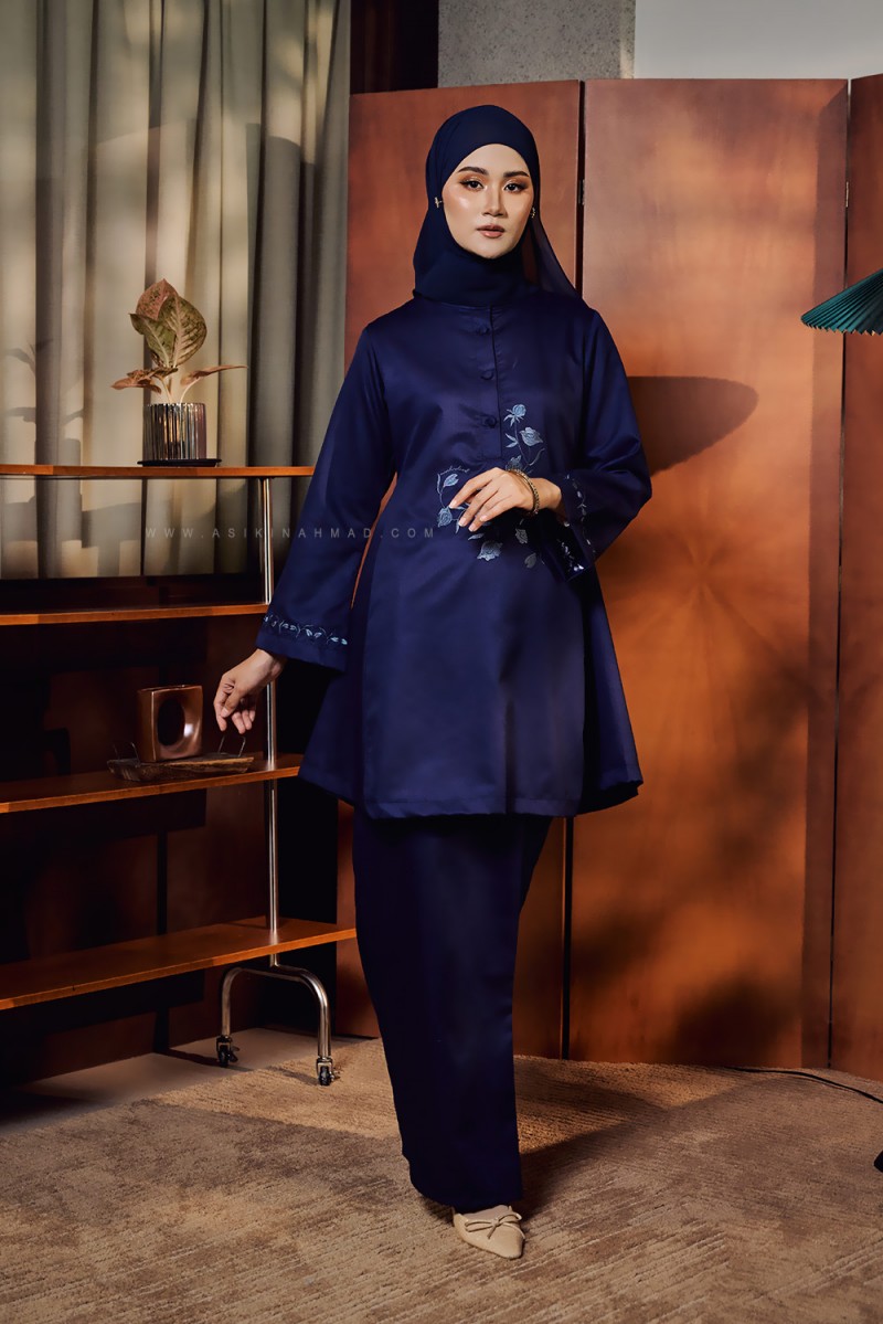 SERI MAYANG KURUNG IN NAVY BLUE