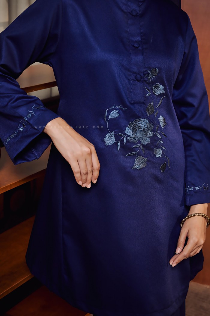 SERI MAYANG KURUNG IN NAVY BLUE