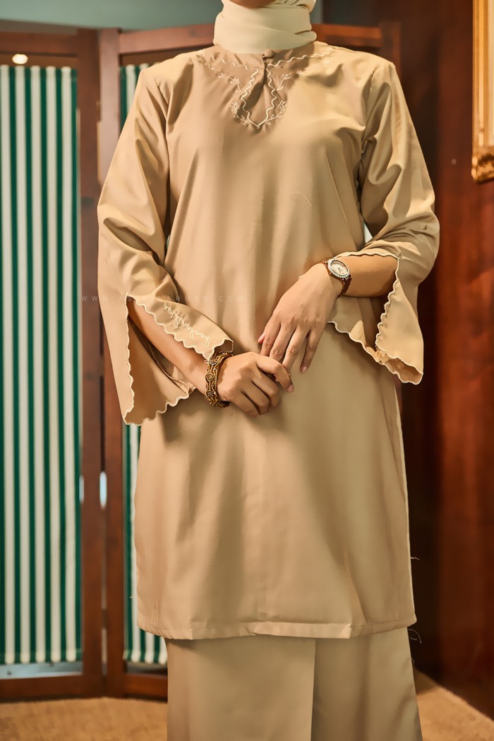 SONIA KURUNG IN LIGHT BROWN