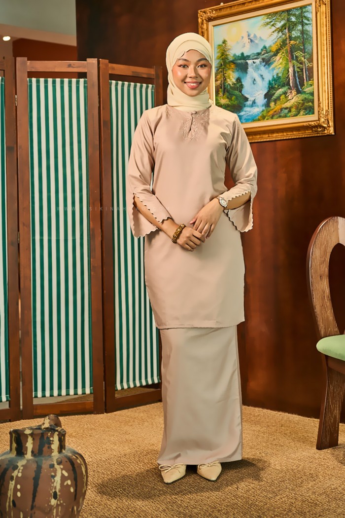 SONIA KURUNG IN SAND BROWN